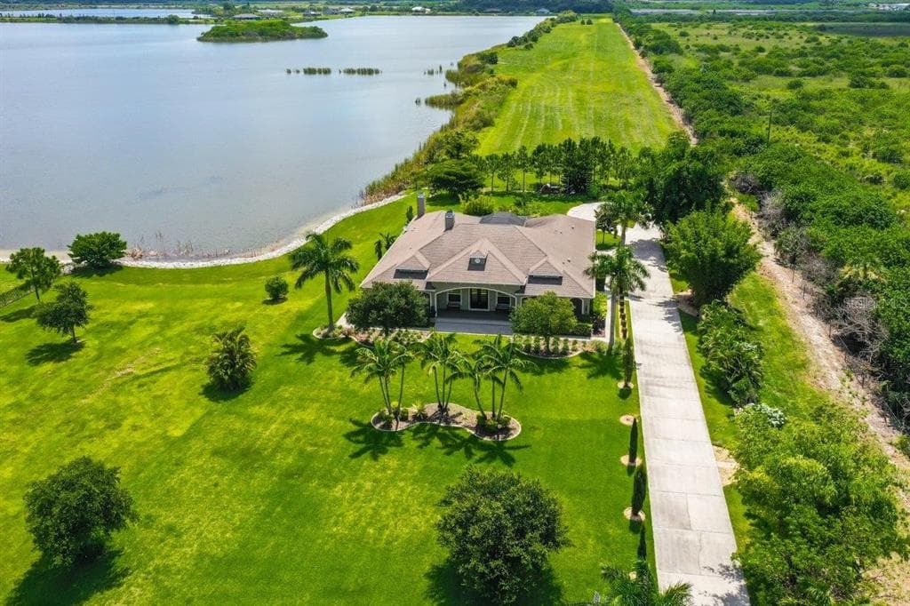 2122 MAMMOTH TRAIL RUSKIN, FL 33570