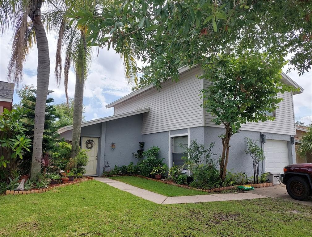 10332 CHADBOURNE DRIVE TAMPA, FL 33624