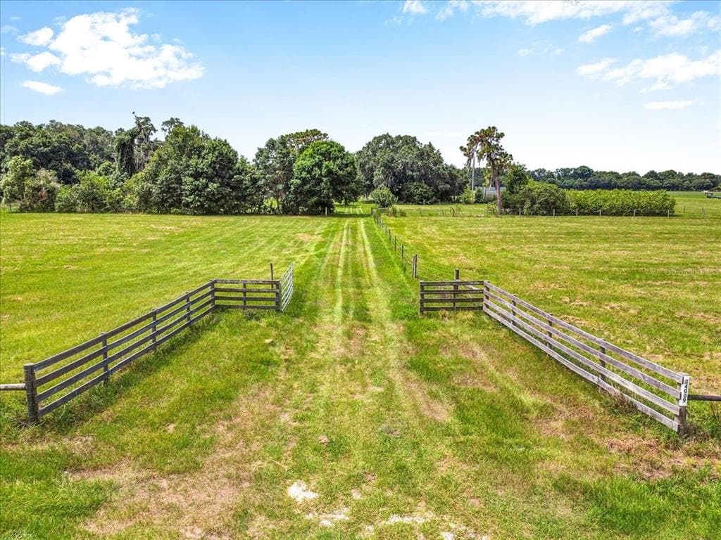 14009 SWEAT LOOP ROAD WIMAUMA, FL 33598