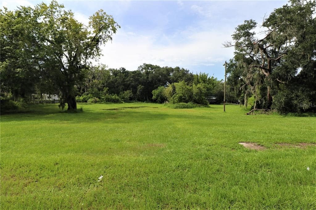 4124 E US HIGHWAY 92 PLANT CITY, FL 33566