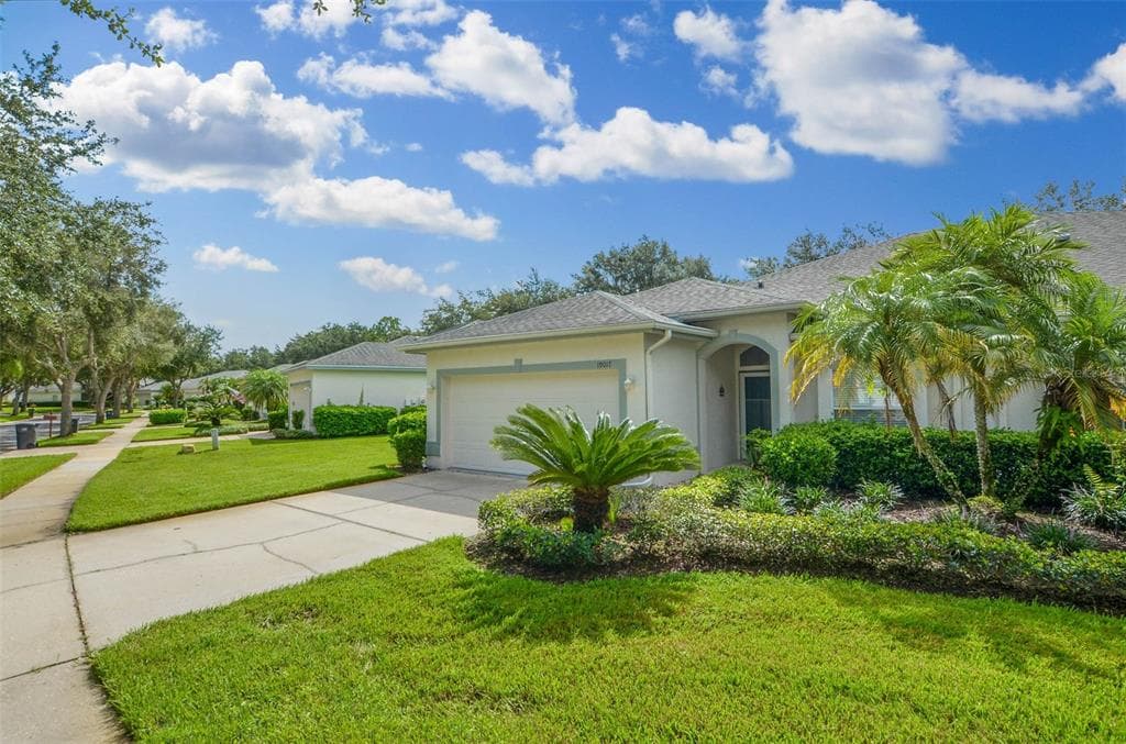 19017 CALLAWAY COURT TAMPA, FL 33647