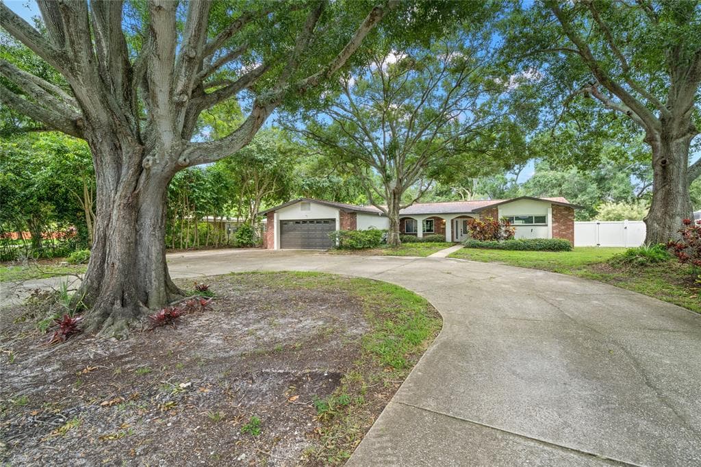 1827 ALMERIA WAY S ST PETERSBURG, FL 33712
