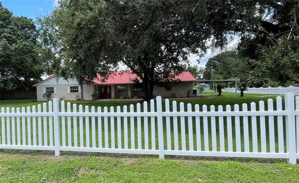 2405 S WIGGINS ROAD PLANT CITY, FL 33566