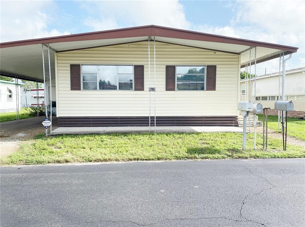 37051 SANDRA AVENUE ZEPHYRHILLS, FL 33542