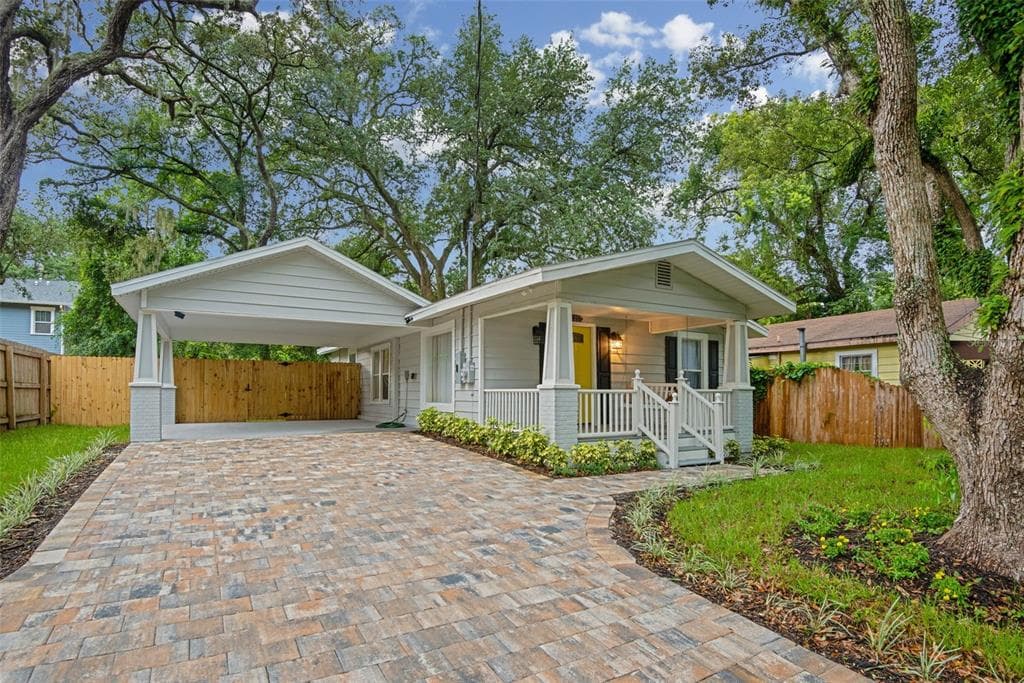 1211 E CAYUGA STREET TAMPA, FL 33603