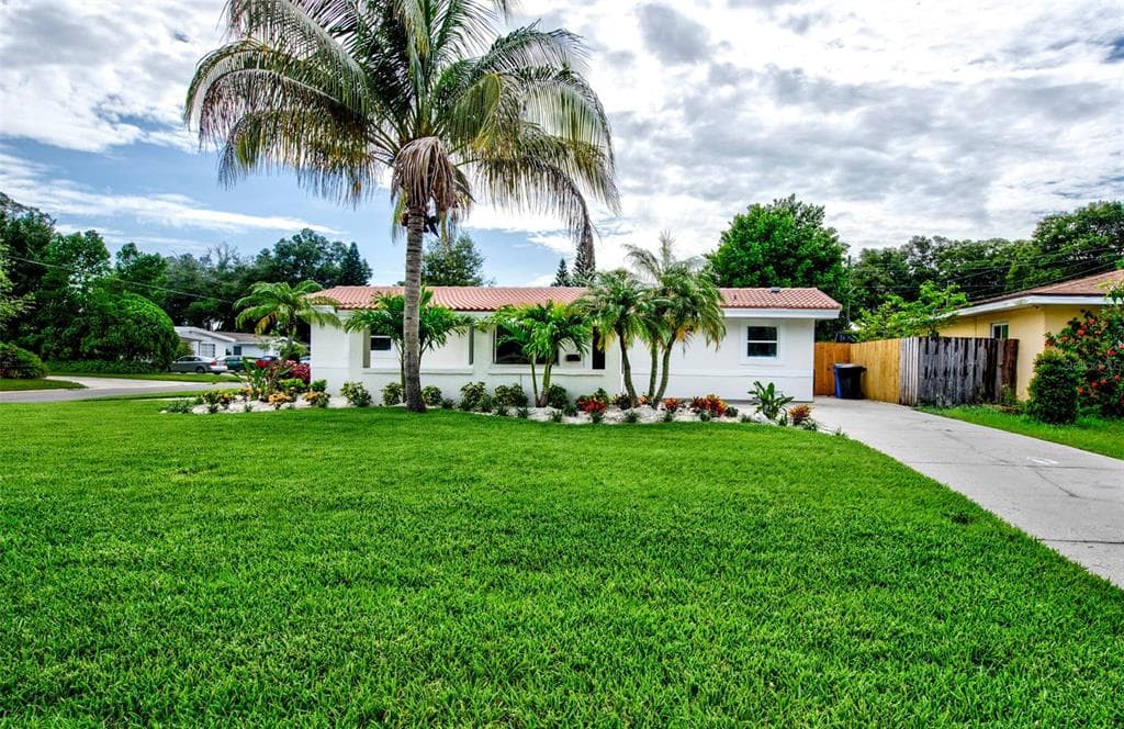 1639 45TH STREET N ST PETERSBURG, FL 33713
