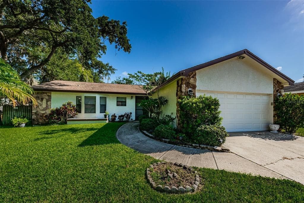 600 KIRKLAND CIRCLE DUNEDIN, FL 34698