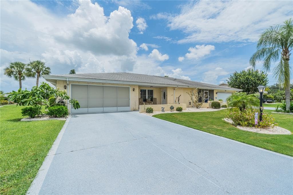 807 BLUEWATER DRIVE SUN CITY CENTER, FL 33573
