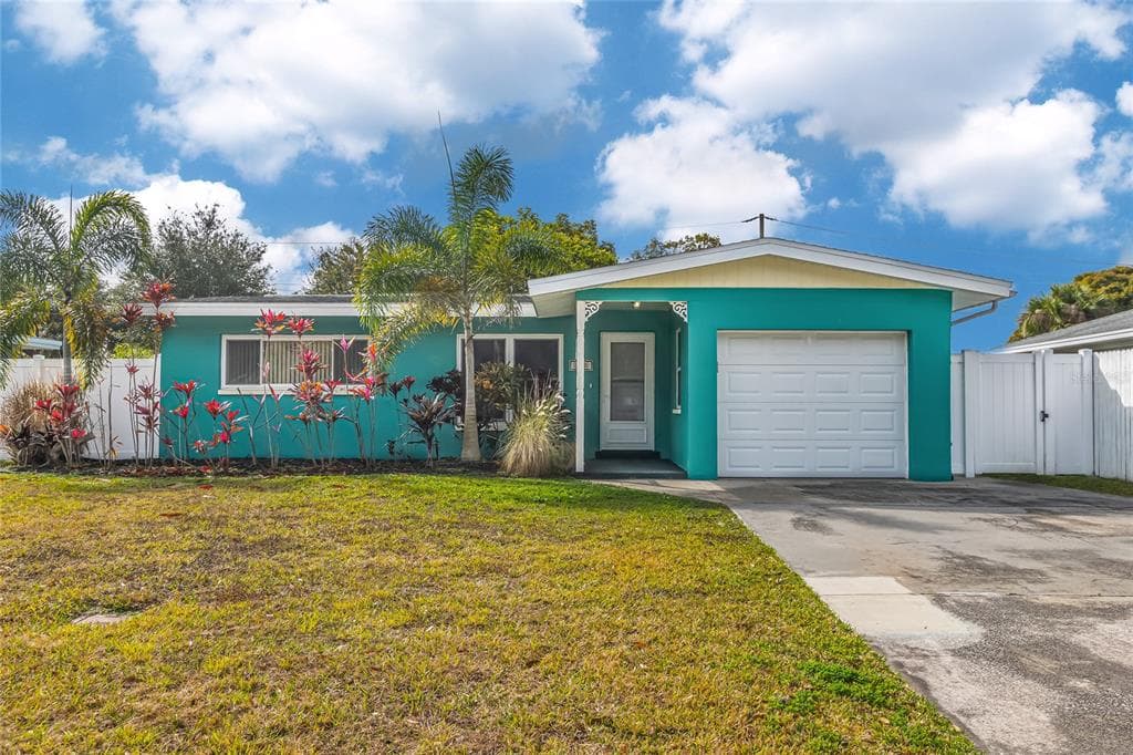 2950 STRATFORD DRIVE LARGO, FL 33771