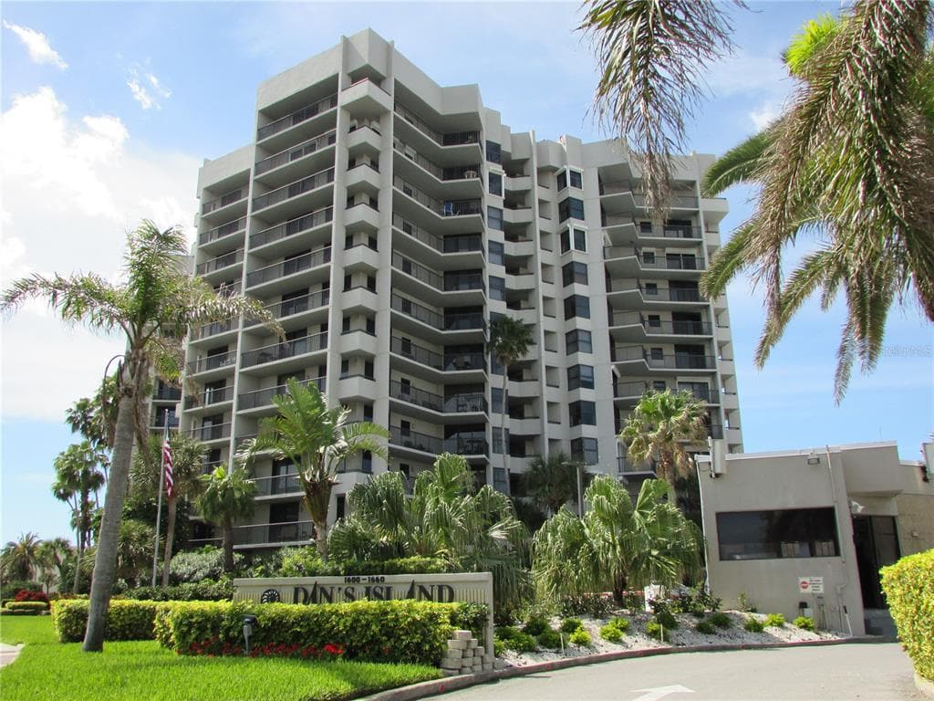 1660 GULF BOULEVARD UNIT 906 CLEARWATER, FL 33767