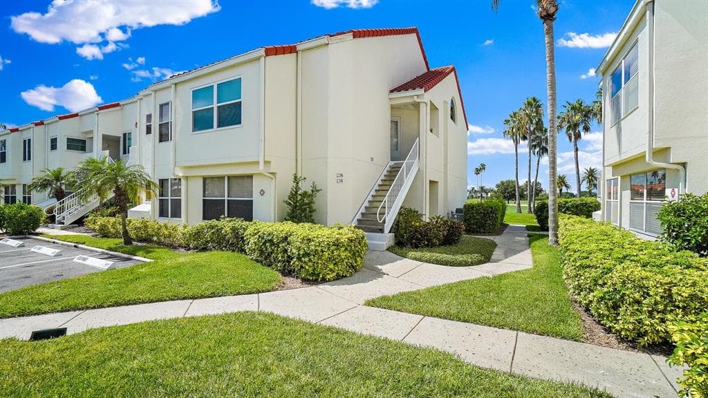 6059 BAHIA DEL MAR BOULEVARD UNIT 236 ST PETERSBURG, FL 33715