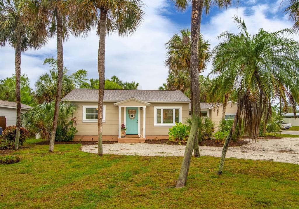 260 40TH AVENUE ST PETE BEACH, FL 33706