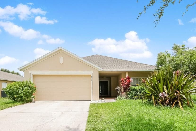 1924 BELL CREEK LOOP FRUITLAND PARK, FL 34731