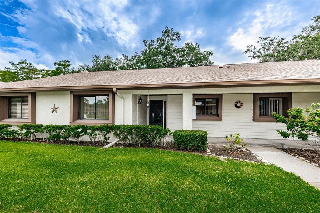 2572 LAURELWOOD DRIVE UNIT 12-B CLEARWATER, FL 33763