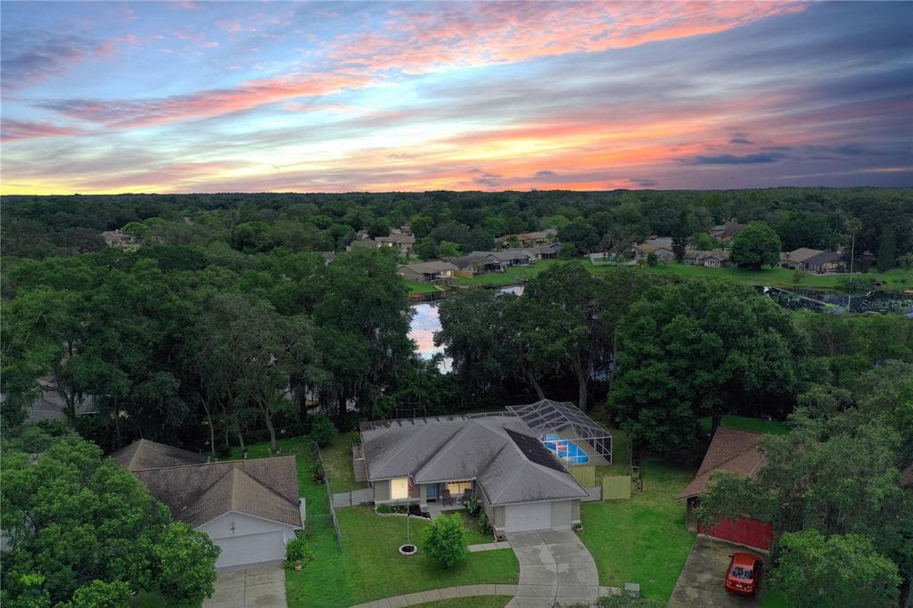 12424 GOLDEN OAK CIRCLE HUDSON, FL 34669