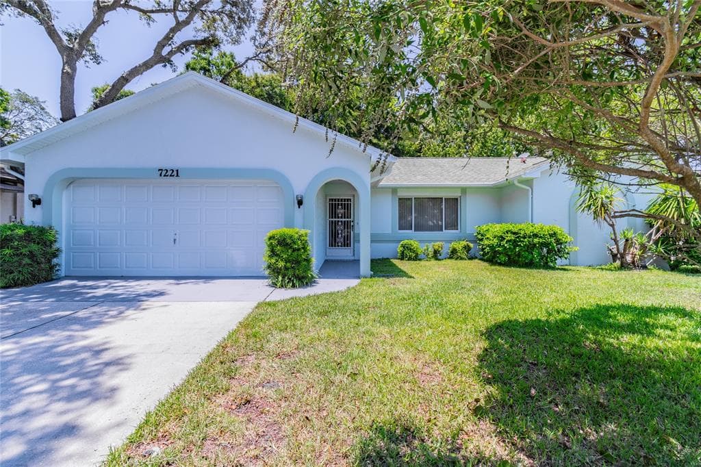 7221 SKYVIEW AVENUE NEW PORT RICHEY, FL 34653