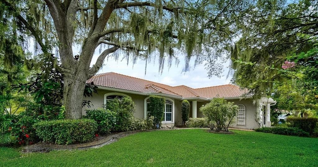 424 E ROSSETTI DRIVE NOKOMIS, FL 34275