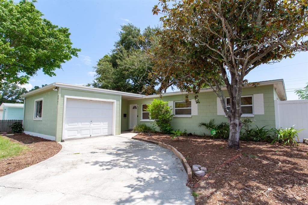 8863 57TH STREET N PINELLAS PARK, FL 33782