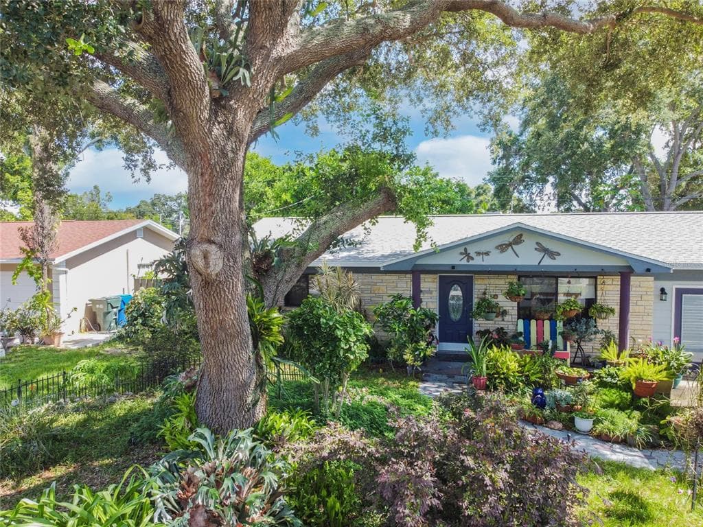 909 15TH AVENUE SW LARGO, FL 33770