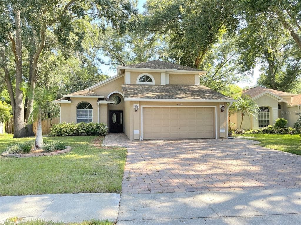4607 HIDDEN SHADOW DRIVE TAMPA, FL 33614