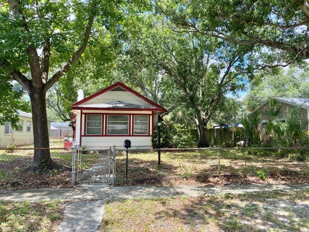 821 51ST AVENUE N ST PETERSBURG, FL 33703