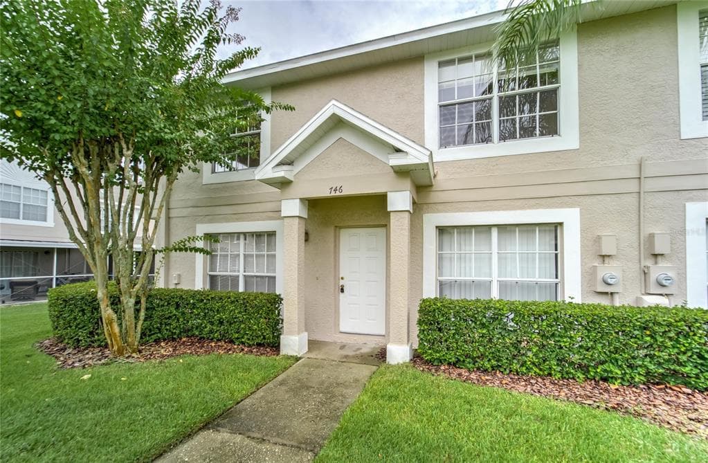 746 KENSINGTON LAKE CIRCLE BRANDON, FL 33511