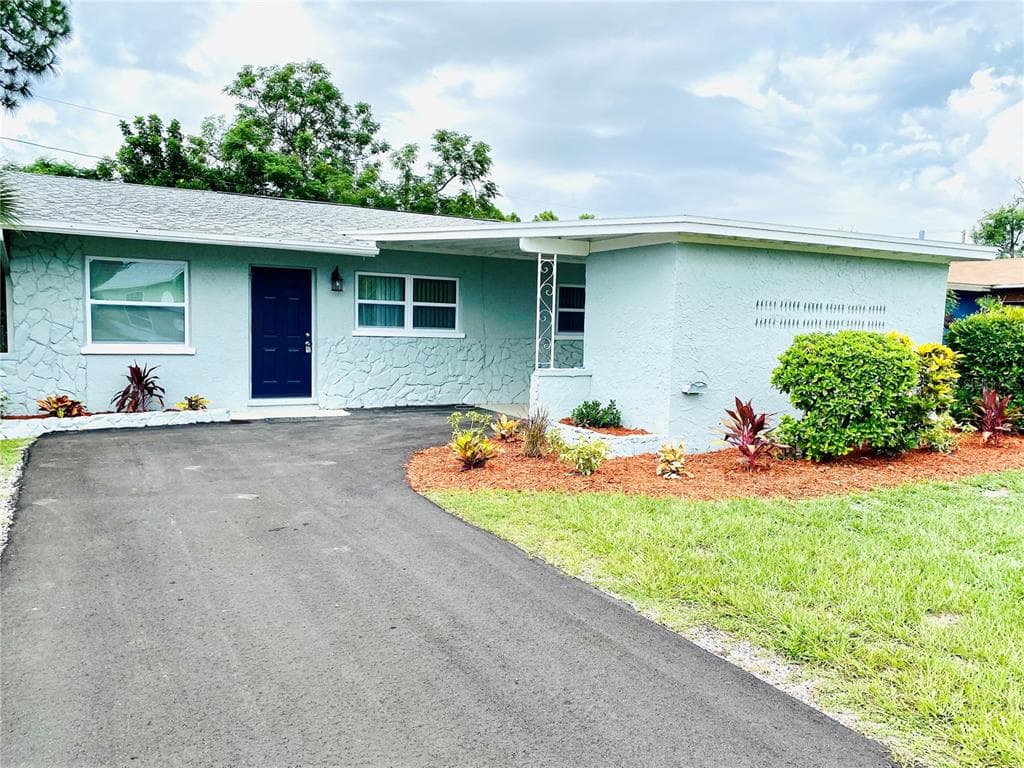 10736 111TH PLACE N SEMINOLE, FL 33778