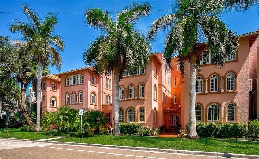 1221 N PALM AVENUE UNIT 101 SARASOTA, FL 34236