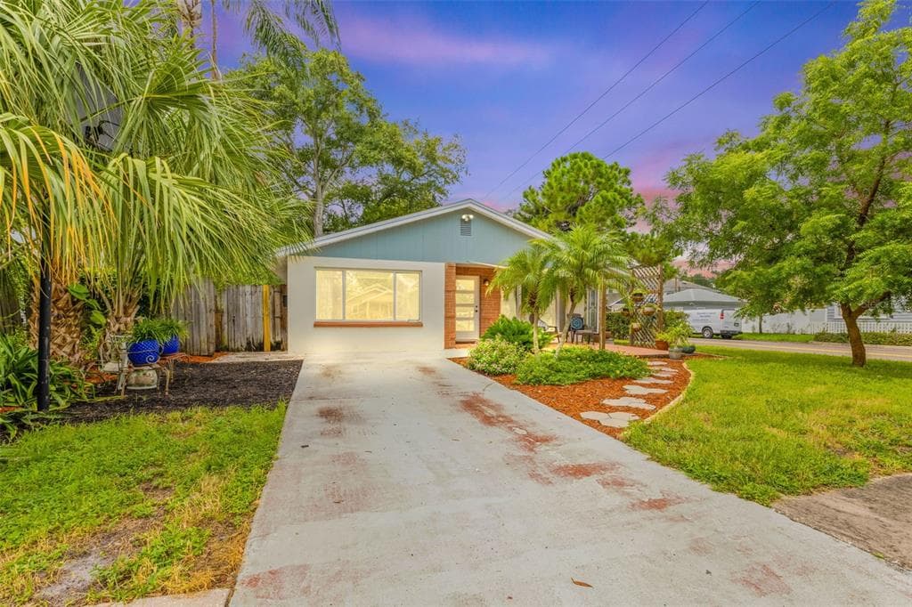 2201 4TH AVENUE N ST PETERSBURG, FL 33713