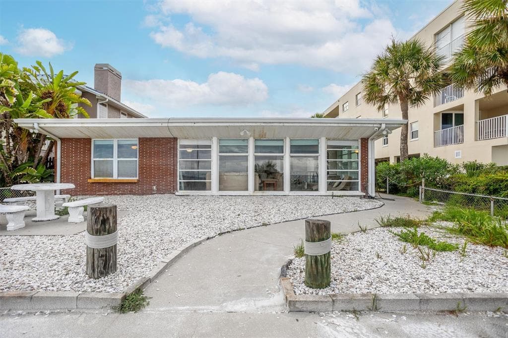 1512 GULF BOULEVARD INDIAN ROCKS BEACH, FL 33785