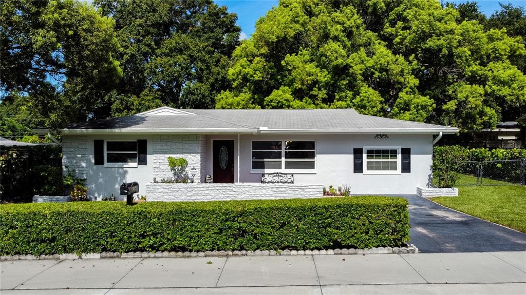1012 S HIGHLAND AVE