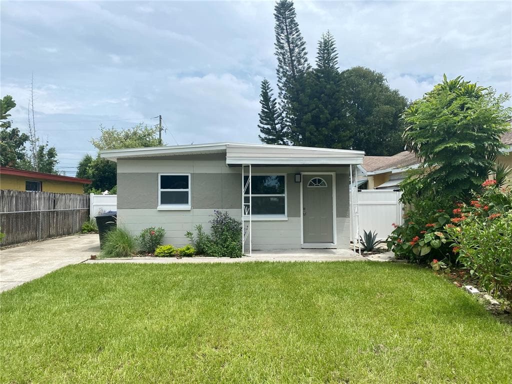 2553 18TH AVENUE N ST PETERSBURG, FL 33713