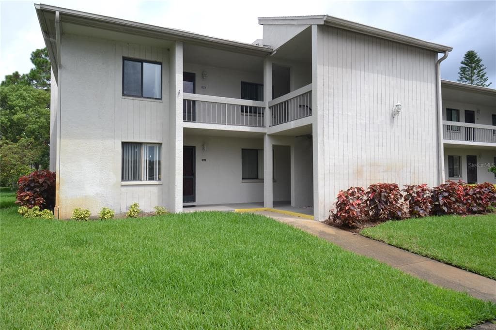 131 NANCY DRIVE UNIT 2 OLDSMAR, FL 34677