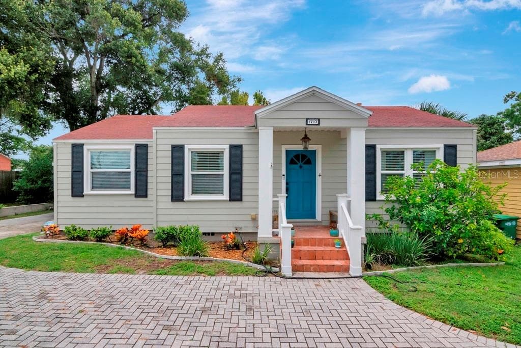 1717 W KATHLEEN STREET TAMPA, FL 33607