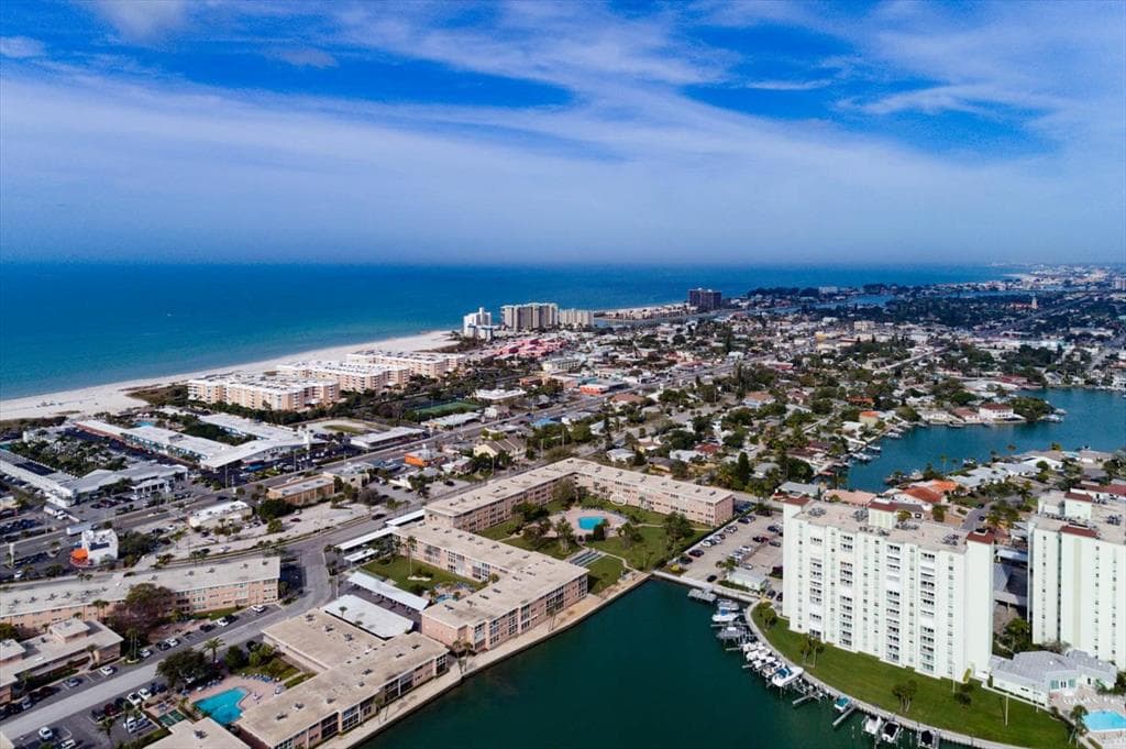 300 64TH AVENUE UNIT 121 ST PETE BEACH, FL 33706