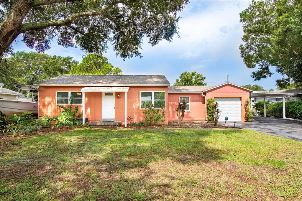 1207 HULL STREET S GULFPORT, FL 33707