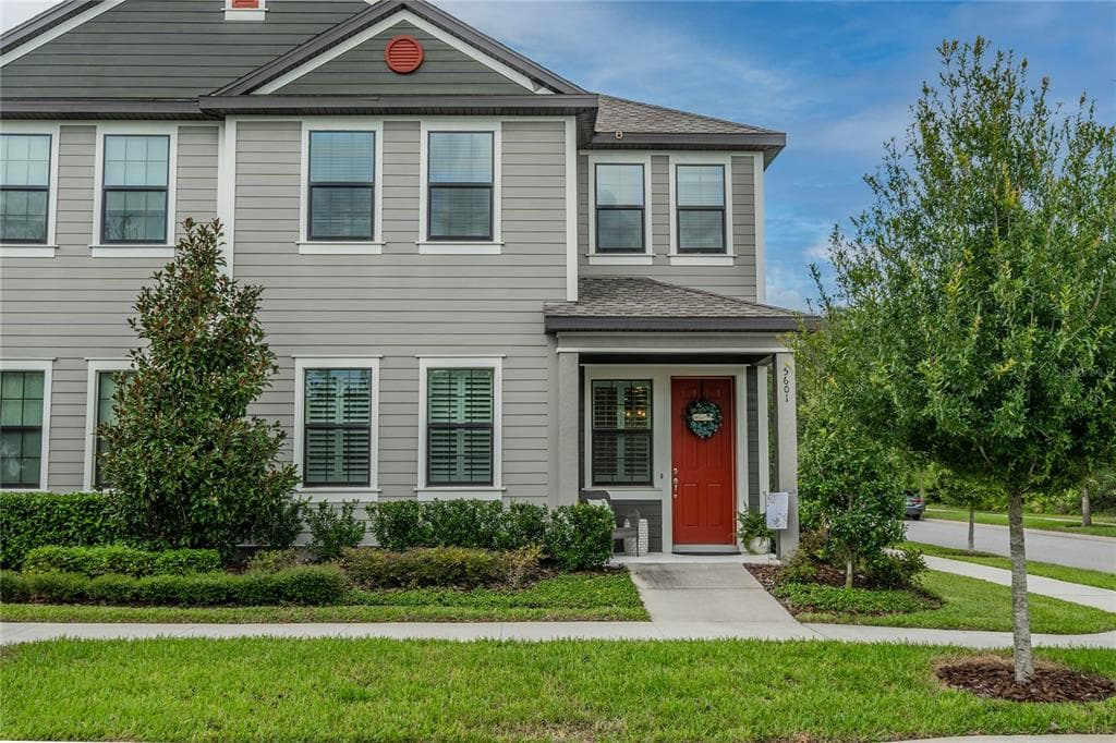 5601 HOMETOWN LN LITHIA, FL 33547