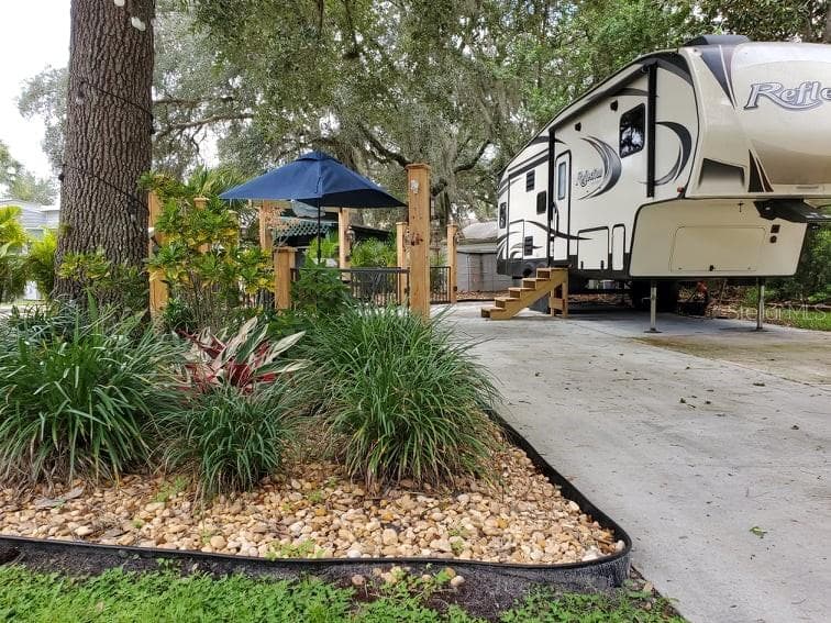 122 STALLION LANE LAKE WALES, FL 33898
