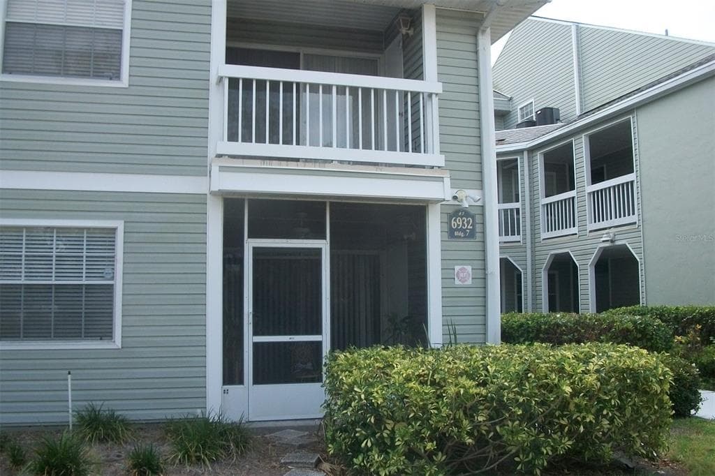 6932 STONESTHROW CIRCLE N UNIT 7107 ST PETERSBURG, FL 33710