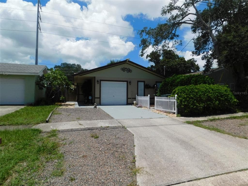 747 BROOK STREET LARGO, FL 33770