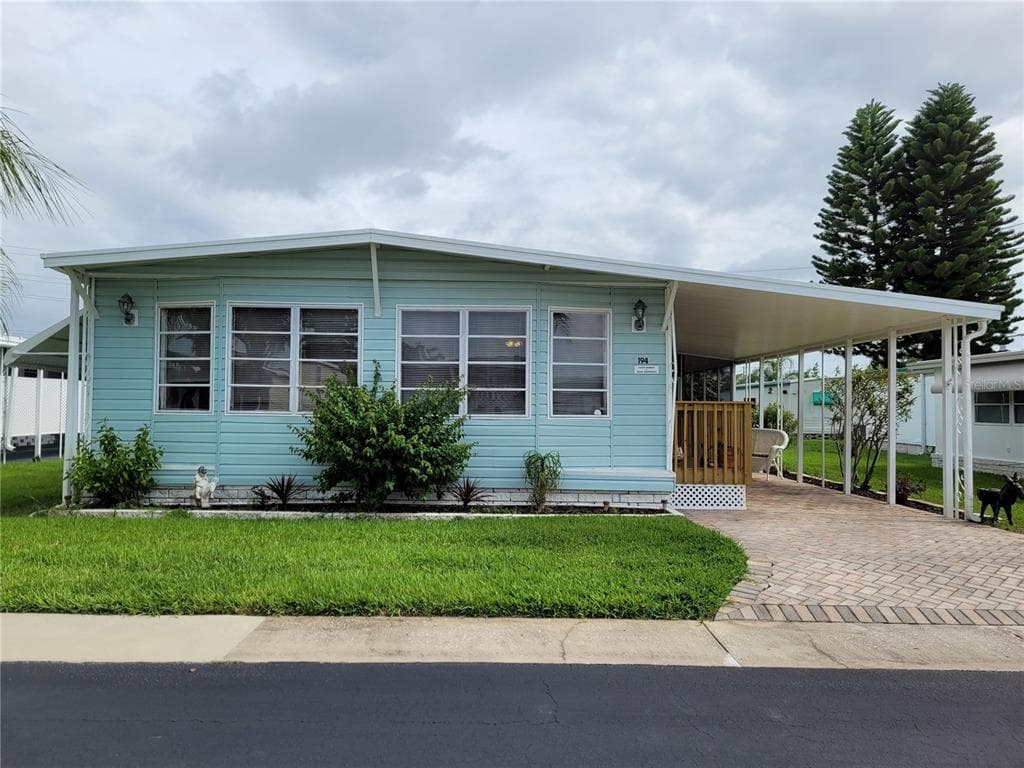 194 ROYAL PALM DRIVE TARPON SPRINGS, FL 34689