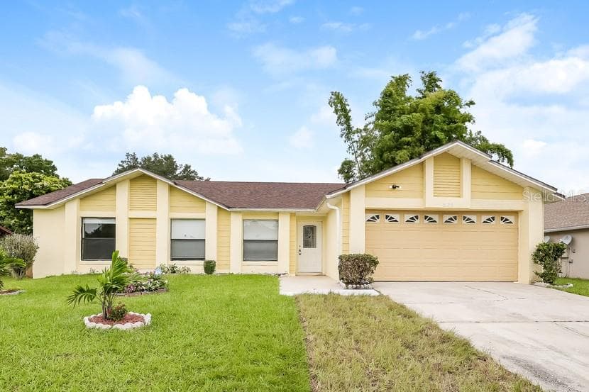 821 DEL PRADO DRIVE KISSIMMEE, FL 34758