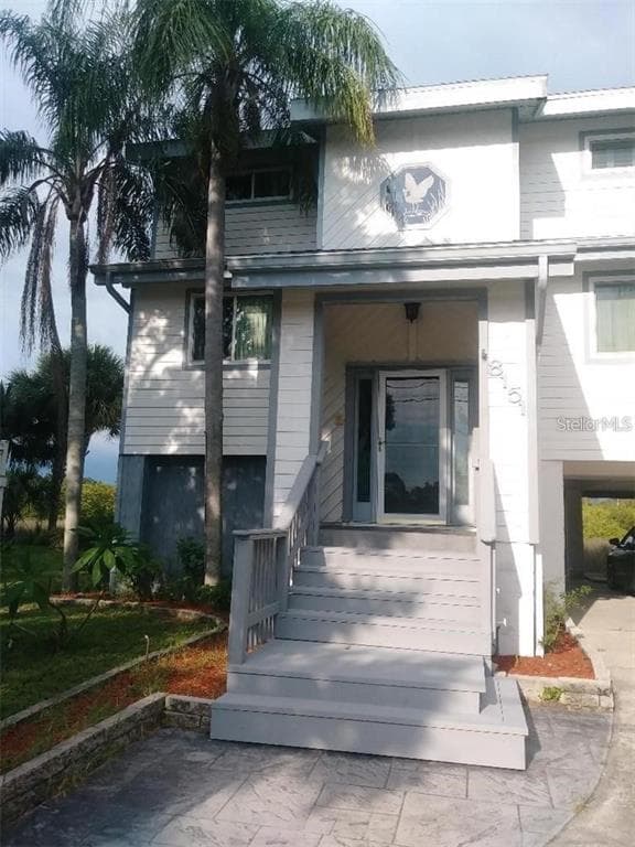 8151 BAY DRIVE TAMPA, FL 33635