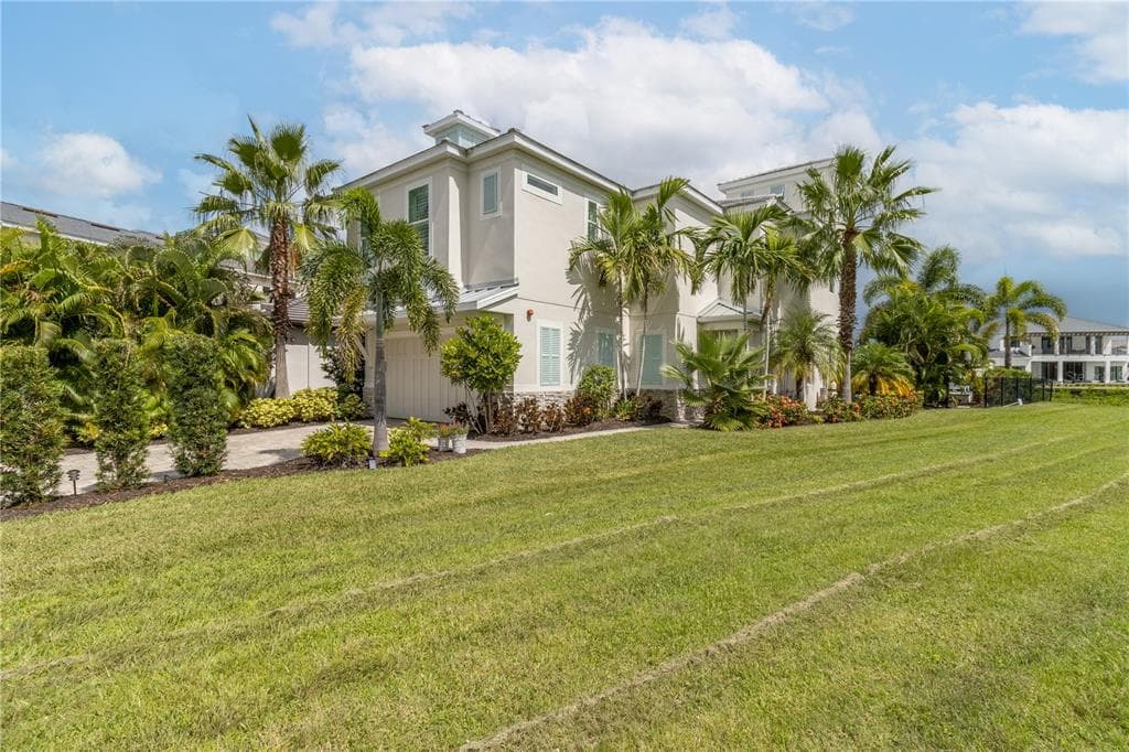 4607 5TH AVENUE NE BRADENTON, FL 34208