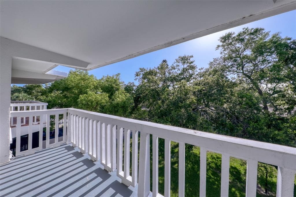2944 W BAY DRIVE UNIT 307 BELLEAIR BLUFFS, FL 33770