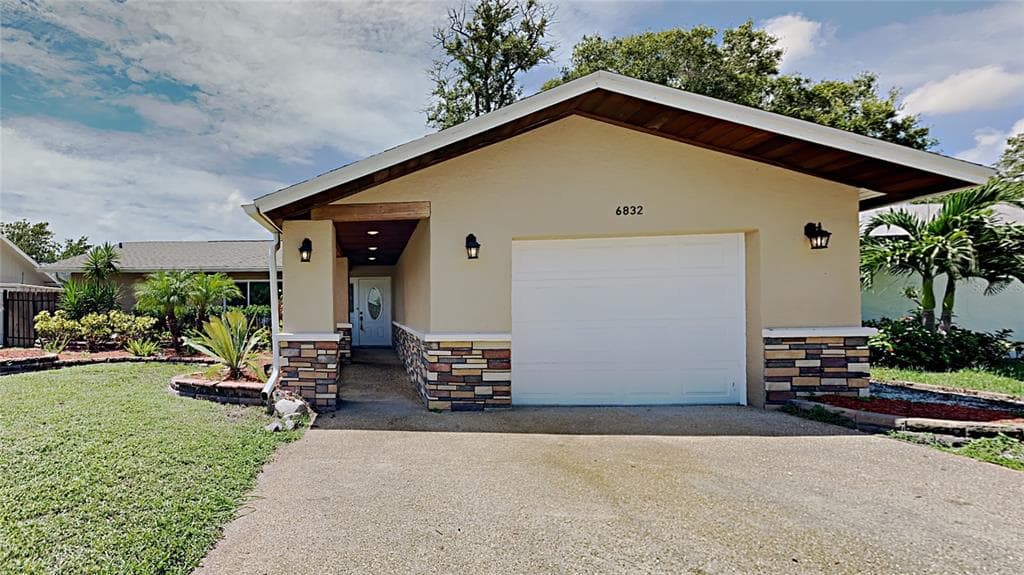 6832 SANDWATER TRAIL N PINELLAS PARK, FL 33781