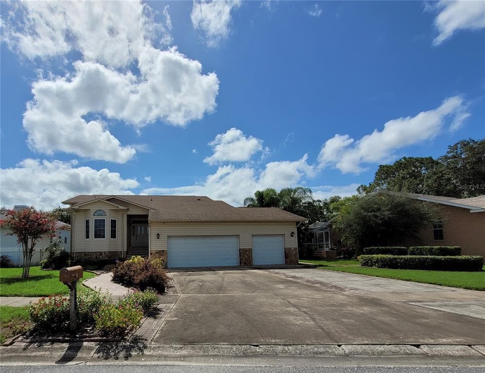 5752 CATSKILL ROAD HOLIDAY, FL 34690