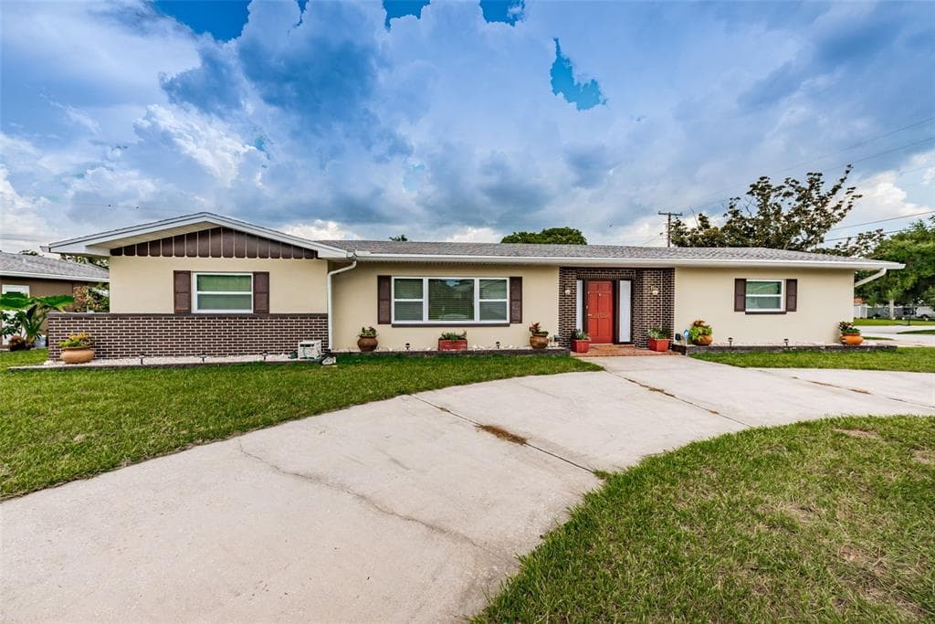 2109 COLLEGE DRIVE