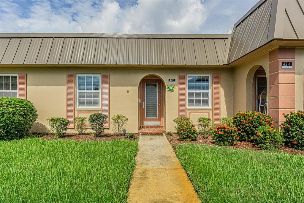 4216 HAMPTON DRIVE NEW PORT RICHEY, FL 34652
