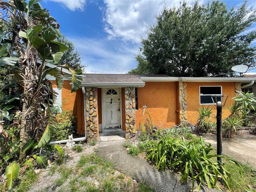 5212 S PURITAN AVENUE TAMPA, FL 33611
